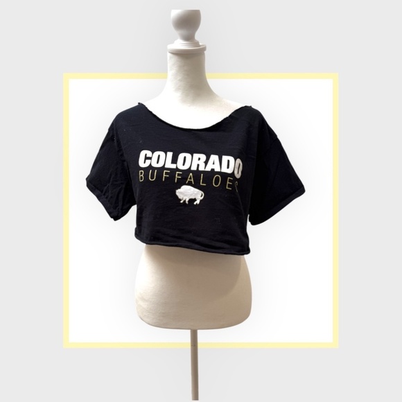 Gildan Tops - University of Colorado Boulder Croped T-shirt